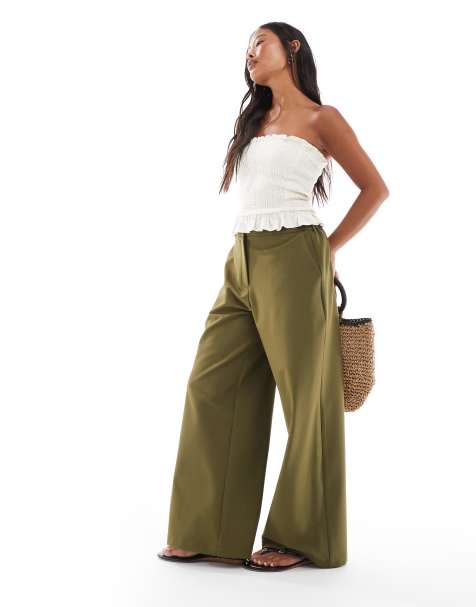 Pantalones caquis de pernera recta holgada de ASOS DESIGN Petite - view 1