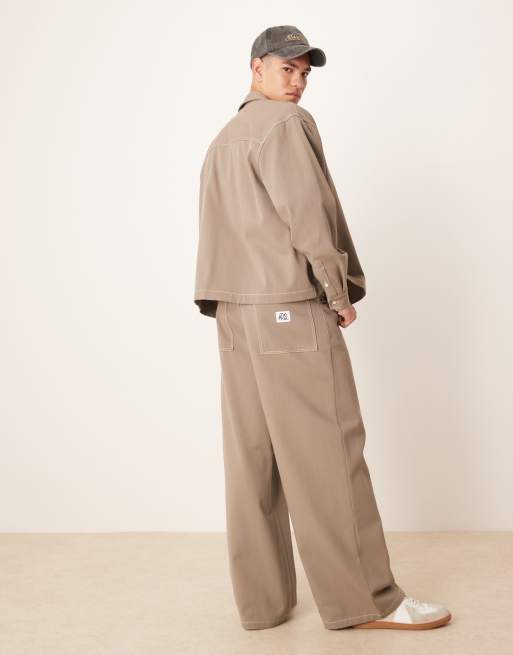 Pantalones caquis muy holgados de sarga de ASOS DESIGN (parte de un conjunto), 4 de 5