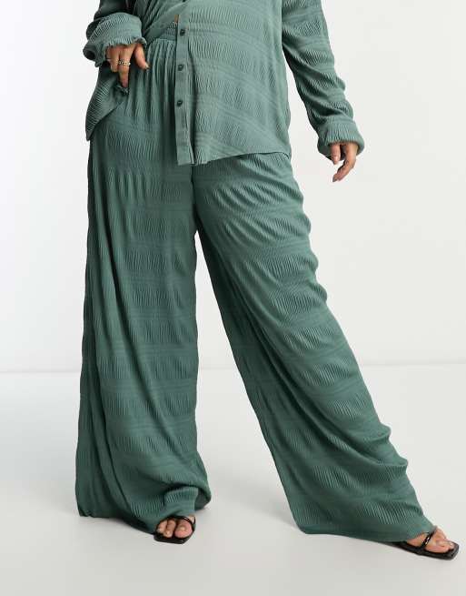 Pantalones caquis plisados de pernera ancha de ASOS DESIGN Curve (parte de un conjunto) , 4 de 4