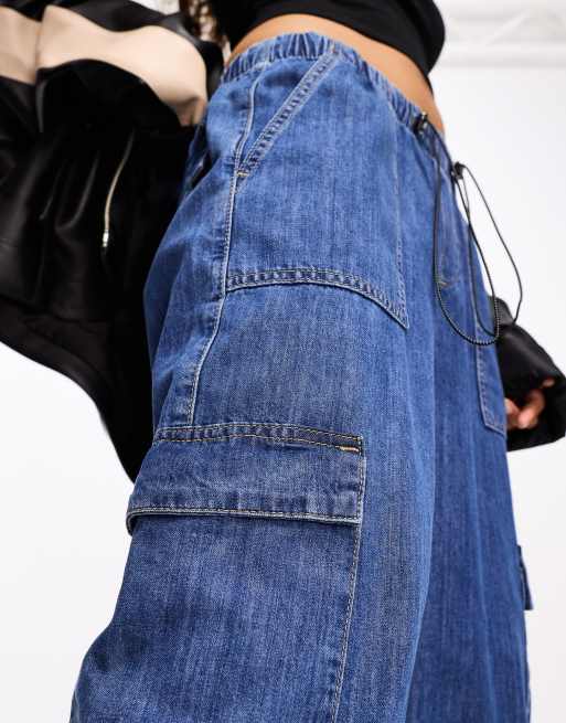 Pantalones cargo azules estilo paracaidista de River Island Petite , 5 de 5