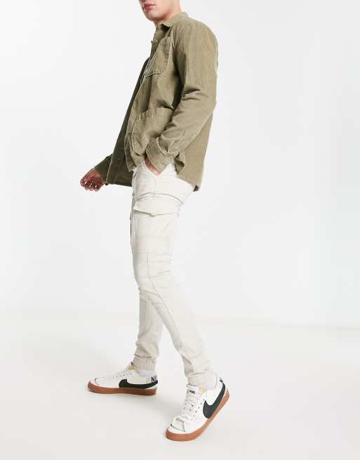 Pantalones cargo de corte slim con bajos ajustados en color arena claro de  Jack & Jones Intelligence, ASOS