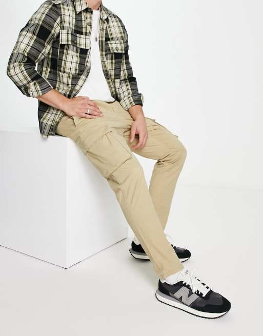 Pantalones cargo beis de corte tapered slim de Only & Sons