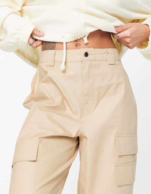 Pantalones cargo beis de talle bajo de Noisy May, 3 de 4