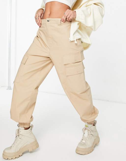 Pantalones cargo beis de talle bajo de Noisy May, 4 de 4