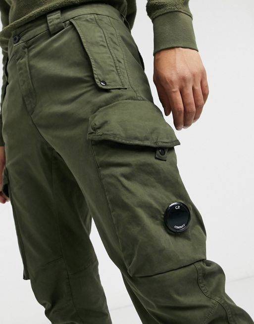 C.P. Company - Pantalón corto verde militar con bolsillos