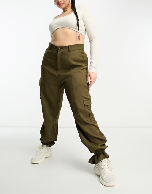 Pantalones cargo caqui de talle alto con lazadas en los tobillos de UNIQUE21 Hero Plus