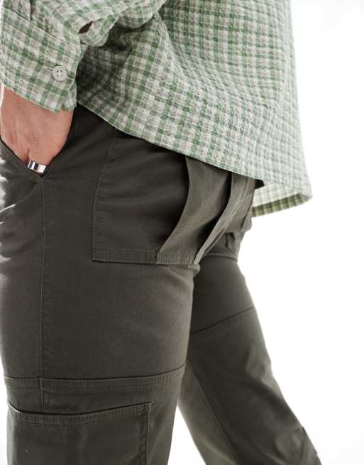 Pantalones cargo caqui oscuro de corte slim de ASOS DESIGN, 2 de 5