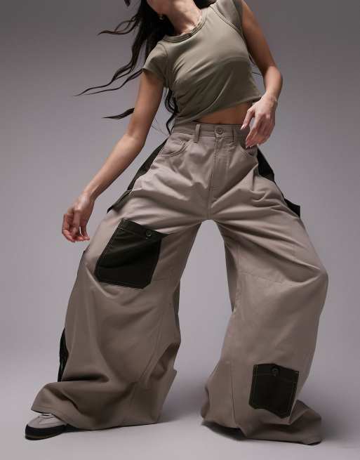 Pantalones cargo caquis de corte holgado con diseño patchwork de Topshop