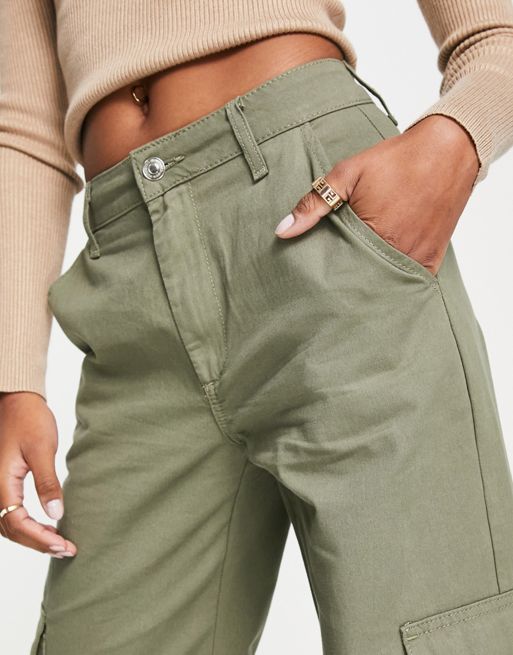 Pantalones utilitarios bombachos en caqui de New Look Tall