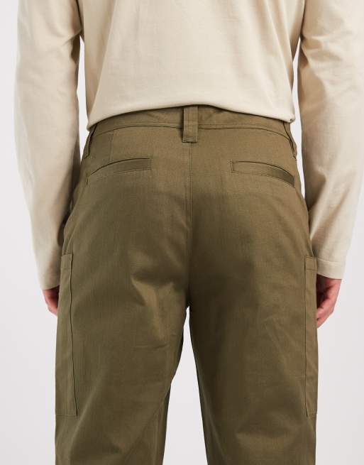 Pantalones cargo caquis rectos de sarga flameada de ASOS DESIGN, 4 de 5