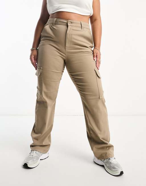 Pantalones cargo color arena de corte slim con bolsillos de ASOS DESIGN Curve