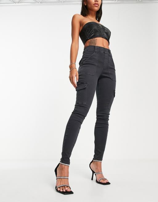 Pantalones cargo de talle alto con lavado negro de Spanx