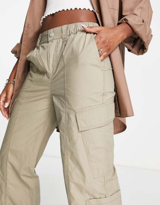 Pantalones cargo de talle bajo con lavado caqui de estilo años 2000 de ASOS  DESIGN