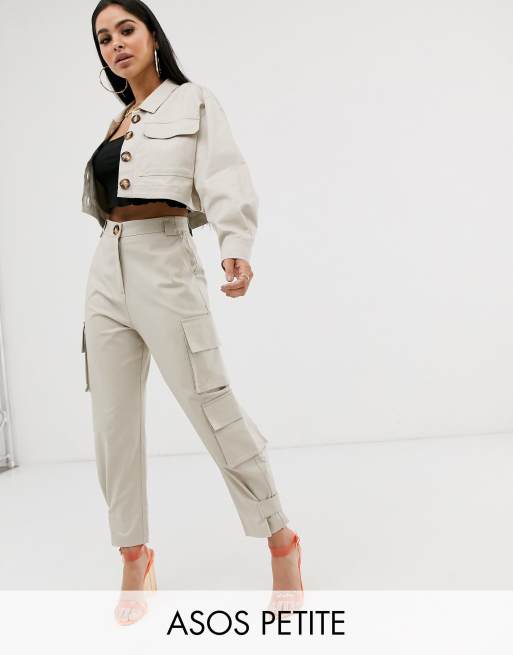 Traje utilitario color piedra de ASOS DESIGN Petite, 3 de 3
