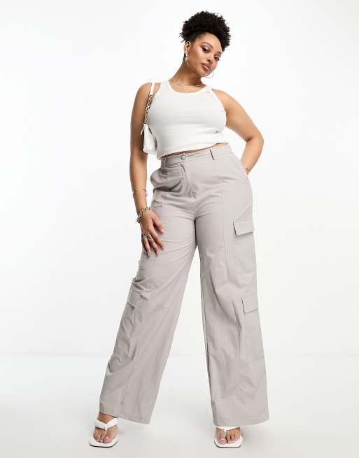 pantalon gris para outfit de oficina en mujeres modernas (2)