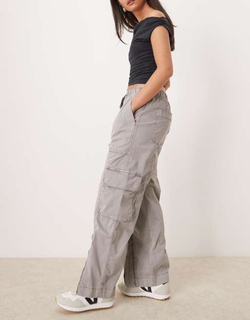 Pantalones cargo grises de pernera ancha y talle alto de