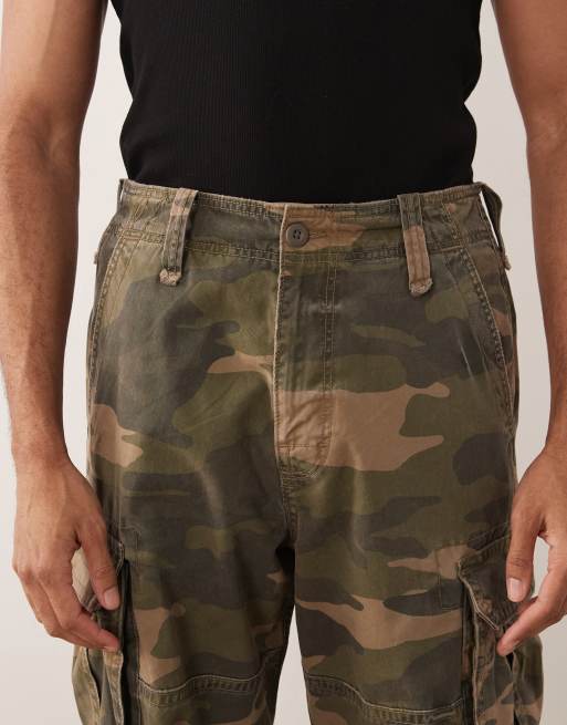 Pantalones cargo holgados con estampado de camuflaje de Hollister, 4 de 5