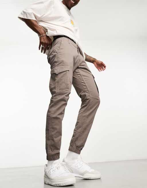 Pantalones cargo de corte slim con bajos ajustados en color arena claro de  Jack & Jones Intelligence, ASOS