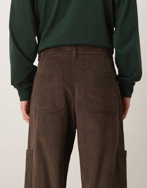 Pantalones cargo marrones de corte tapered holgado con pinzas de pana de ASOS DESIGN, 5 de 5