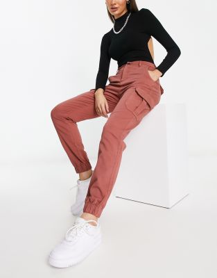 Colección de mujer de Urban Classics  Ver la colección de mujer de tops,  sudaderas con capucha y pantalones de Urban Classics en ASOS