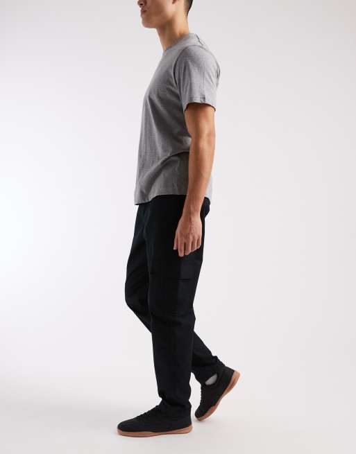 Pantalones cargo negros de corte tapered de tejido antidesgarros de ASOS DESIGN, 3 de 5