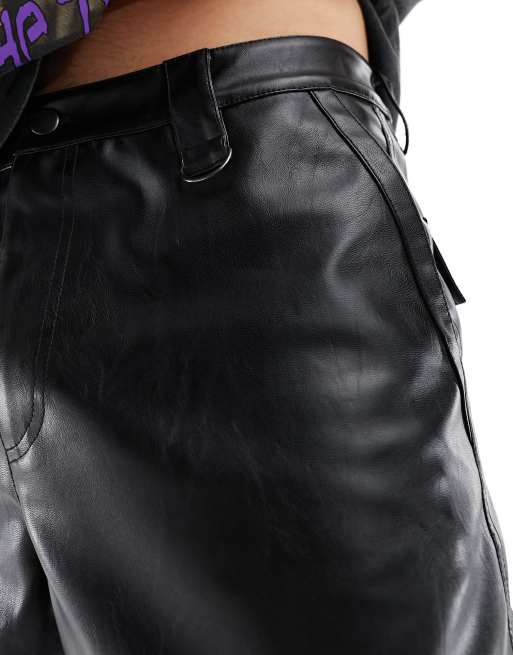 Pantalones cargo negros holgados de tejido efecto cuero de ASOS DESIGN, 4 de 5