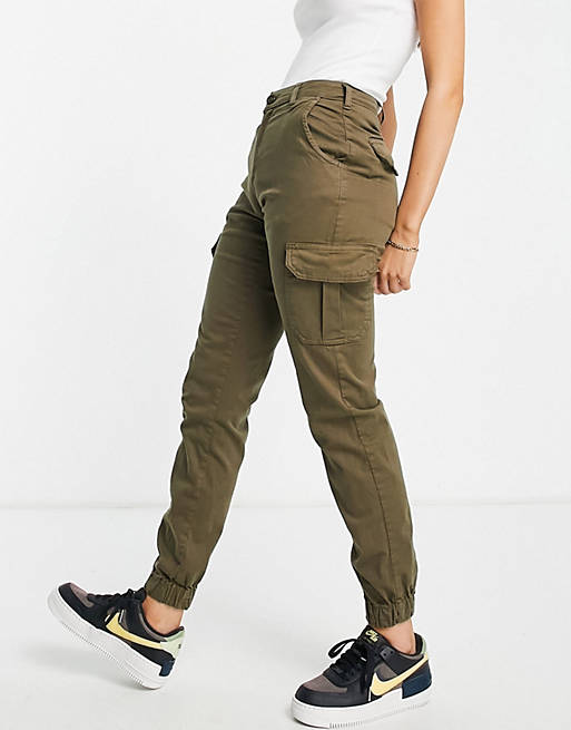 Pantalones cargo verde oliva de talle de Urban Classics | ASOS