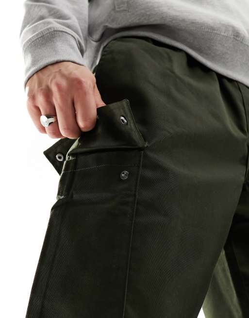 Pantalones cargo verde oscuro de pernera tapered ancha con cordón ajustable de Jack & Jones, 2 de 5