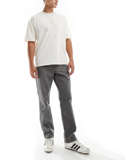 Pantalones chinos color carbón de corte recto con pinzas de sarga Authentic XX de Levi's, 4 de 5