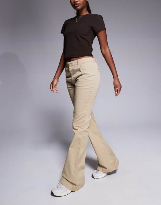 Pantalones chinos de campana beis de Hugo Blue, 3 de 5