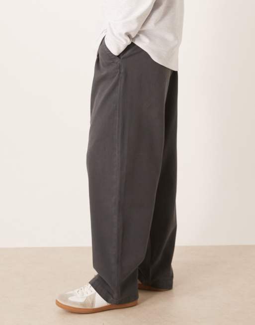 Pantalones chinos grises de corte recto suelto con lavado efecto envejecido de ASOS DESIGN, 3 de 5