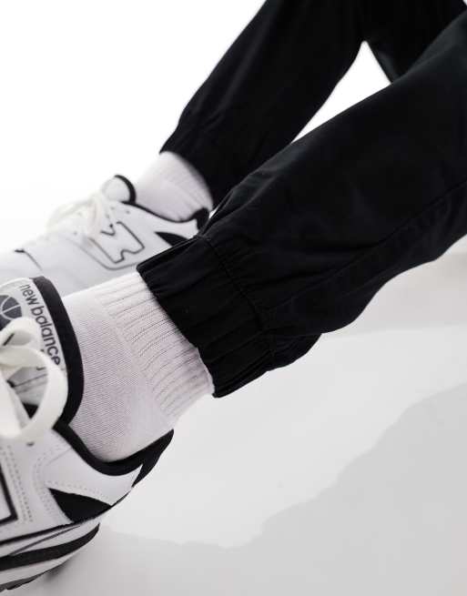 Pantalones chinos negros con bajos ajustados de Jack & Jones, 5 de 5