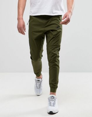 Pantalones chinos tejidos en verde 823363-331 de Nike | ASOS
