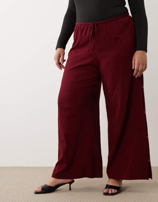 Pantalones color baya de pernera ancha de algodón rugoso de ASOS DESIGN Curve, 2 de 5