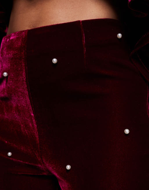 Pantalones color baya de terciopelo con adornos de perlas de ASOS LUXE (parte de un conjunto), 3 de 5
