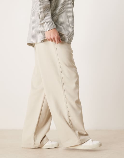 Pantalones color crema con pinzas dobles de Prohibited, 2 de 5