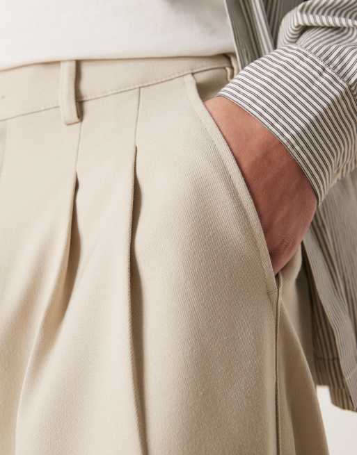 Pantalones color crema con pinzas dobles de Prohibited, 3 de 5