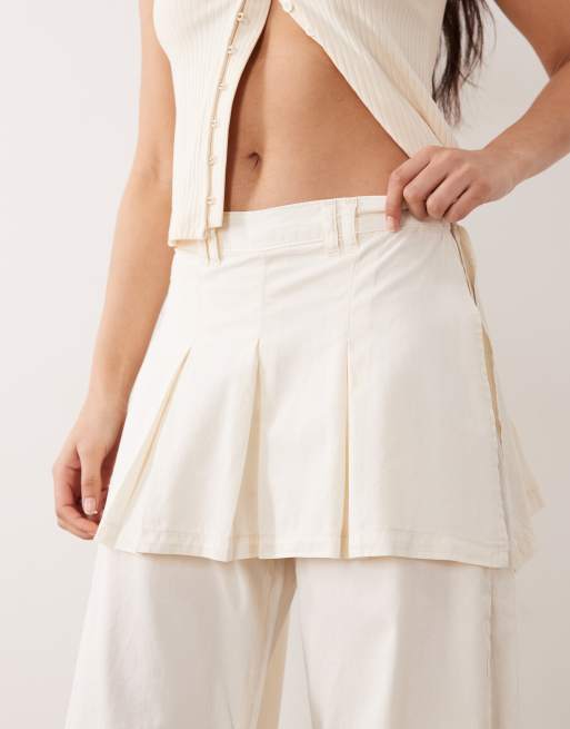 Pantalones color crema de corte barrel con falda plisada de ASOS DESIGN, 3 de 5