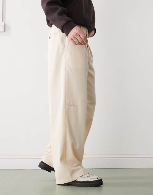 Pantalones color crema de estilo vintage con pinzas Soho de Prohibited 