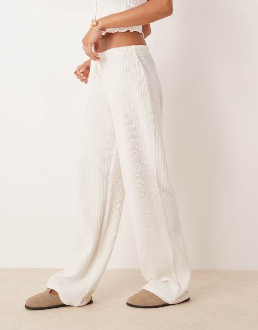 Pantalones color crema de pernera recta con cintura anudada de croché de ASOS DESIGN (parte de un conjunto), 3 de 5