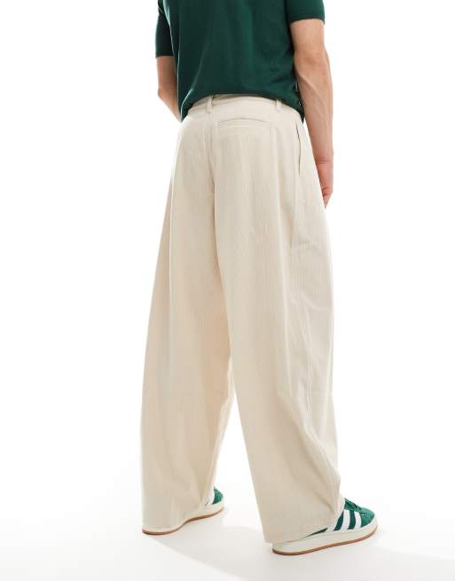 Pantalones color crema holgados y extragrandes con pinzas de pana de ASOS DESIGN , 3 de 5