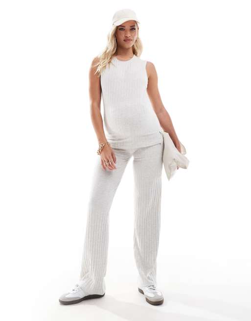 Pantalones color crema jaspeado de pernera ancha con diseño por encima del vientre de punto acanalado de Mamalicious Maternity (parte de un conjunto)