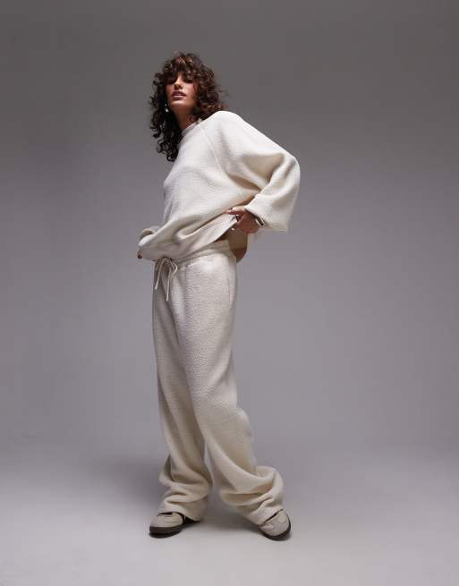 Pantalones color crudo de pernera ancha de borreguito de Topshop (parte de un conjunto)