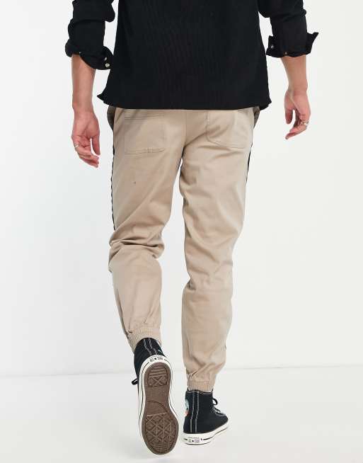 Pantalones color piedra con banda lateral y cintura elástica de corte holgado de Topman, 3 de 4