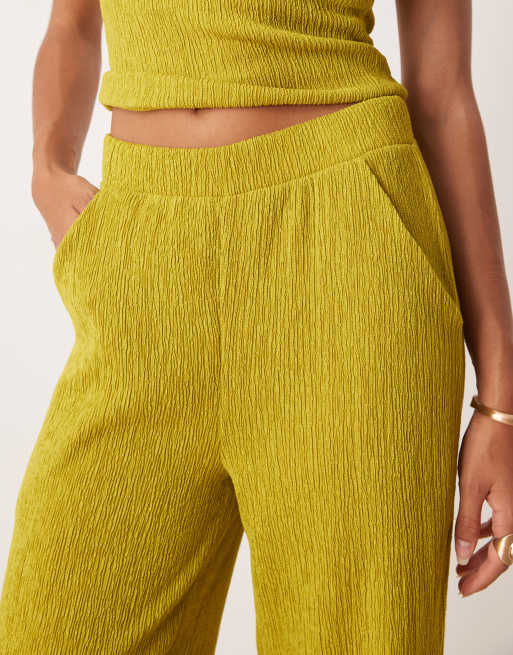 Pantalones color piedra de pernera ancha de tejido texturizado de ASOS DESIGN (parte de un conjunto), 4 de 5
