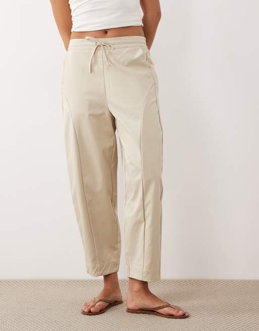 Pantalones color piedra de pernera barrel de Threadbare, 3 de 5