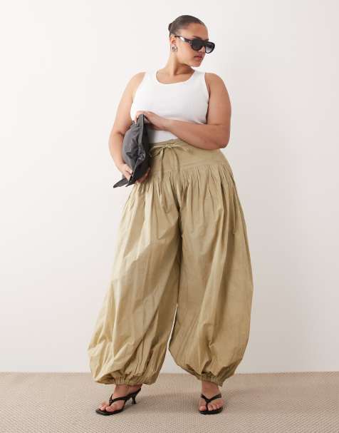 Pantalones color piedra utilitarios de pernera globo con pinzas de ARRANGE Curve - view 1
