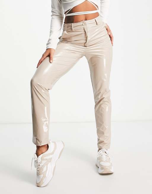 Pantalones color visón de corte slim de vinilo de First Distraction The Label