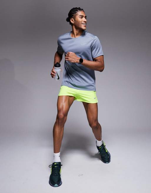 Pantalones cortos 3" amarillo neón con forro estilo calzoncillos Dri-FIT Fast de Nike Running, 2 de 5