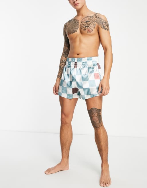 Conjunto de shorts y bata con estampado a cuadros de satén de ASOS DESIGN, 3 de 3